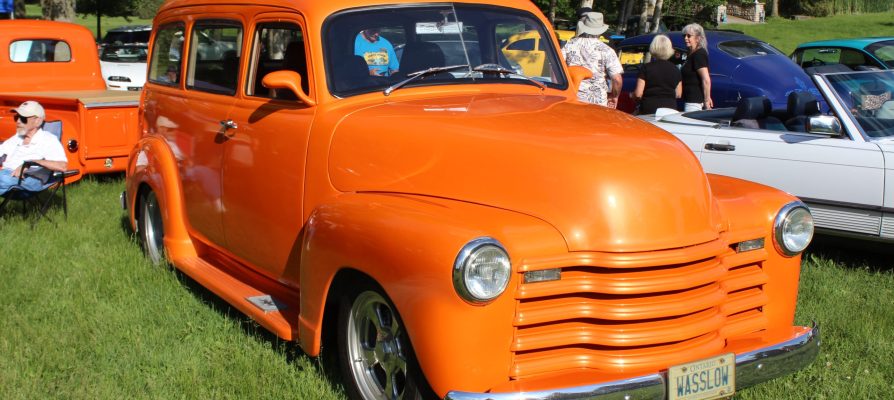 1951 Chevrolet Suburban – Cam Willis